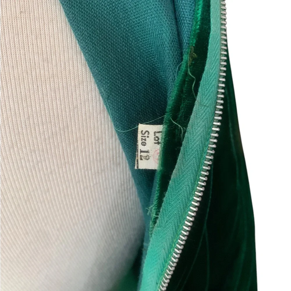 Vintage 60’s emerald green velvet mock neck maxi dress with lace detail size M - Picture 8 of 10